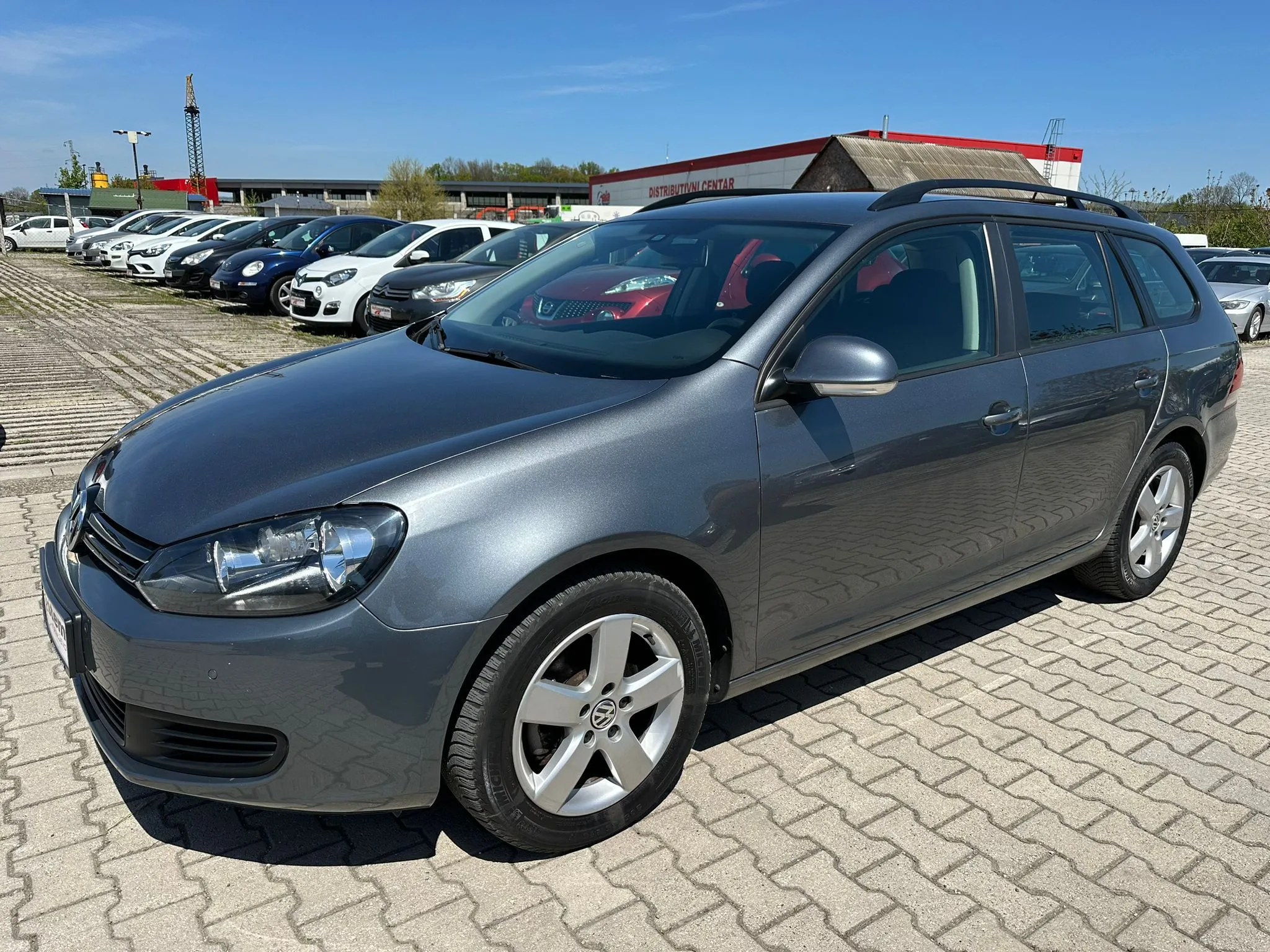 Volkswagen Golf 6 1.6 TDI GRADIRAN Image 1